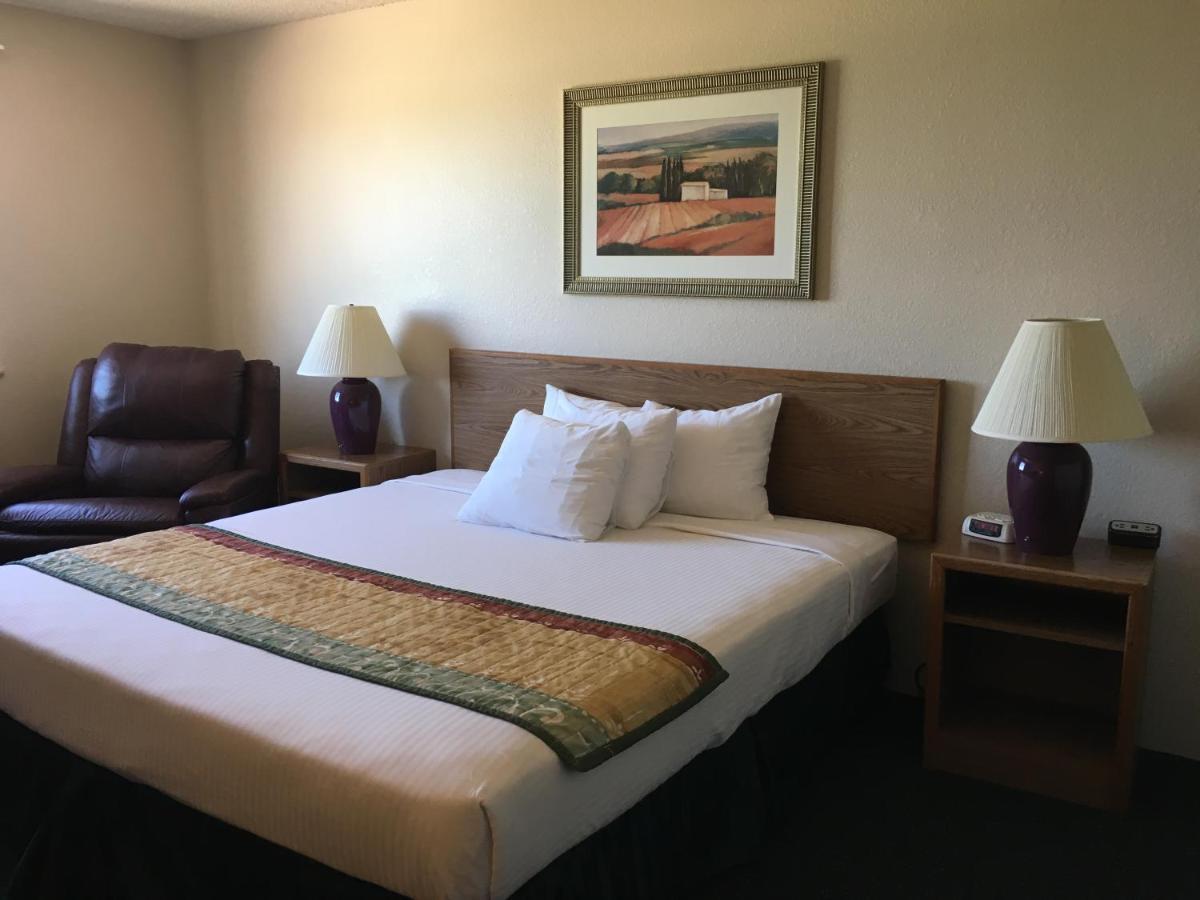 Cassville Four Seasons Inn & Suites 외부 사진
