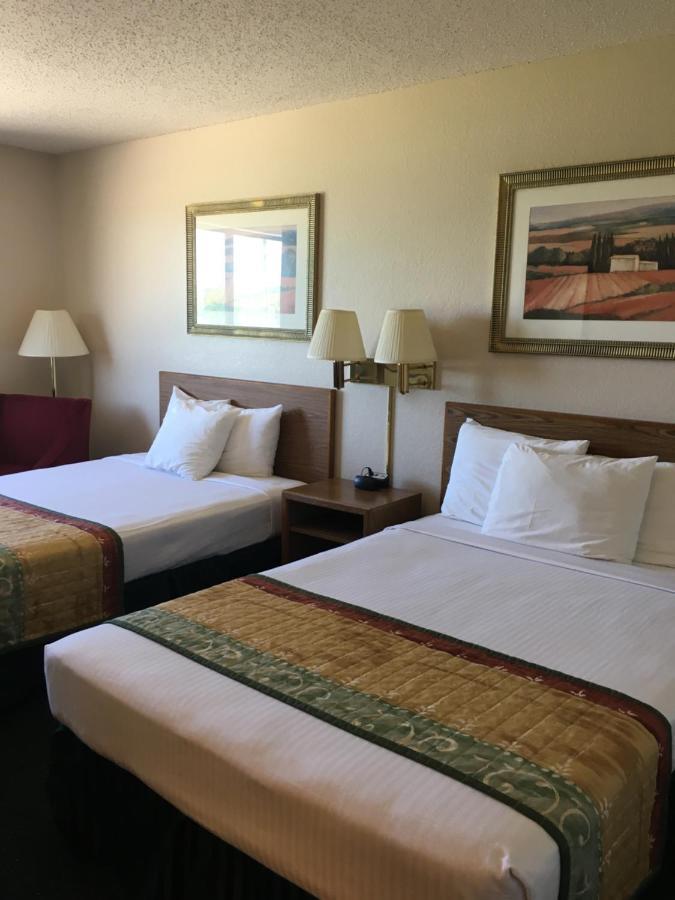 Cassville Four Seasons Inn & Suites 외부 사진